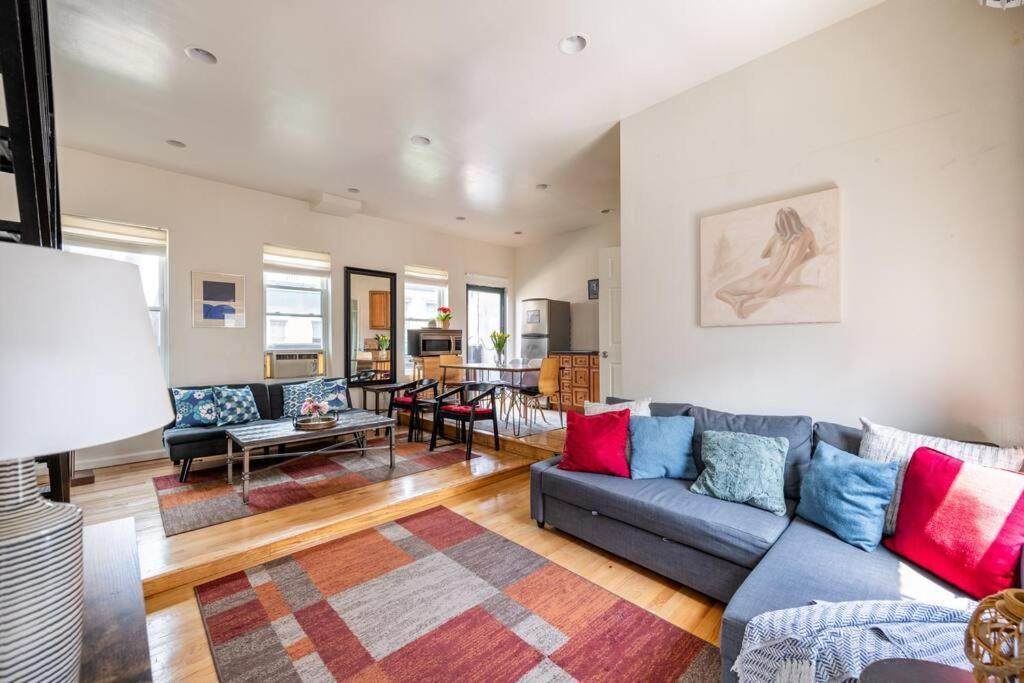 East Village Townhouse นิวยอร์ก ภายนอก รูปภาพ