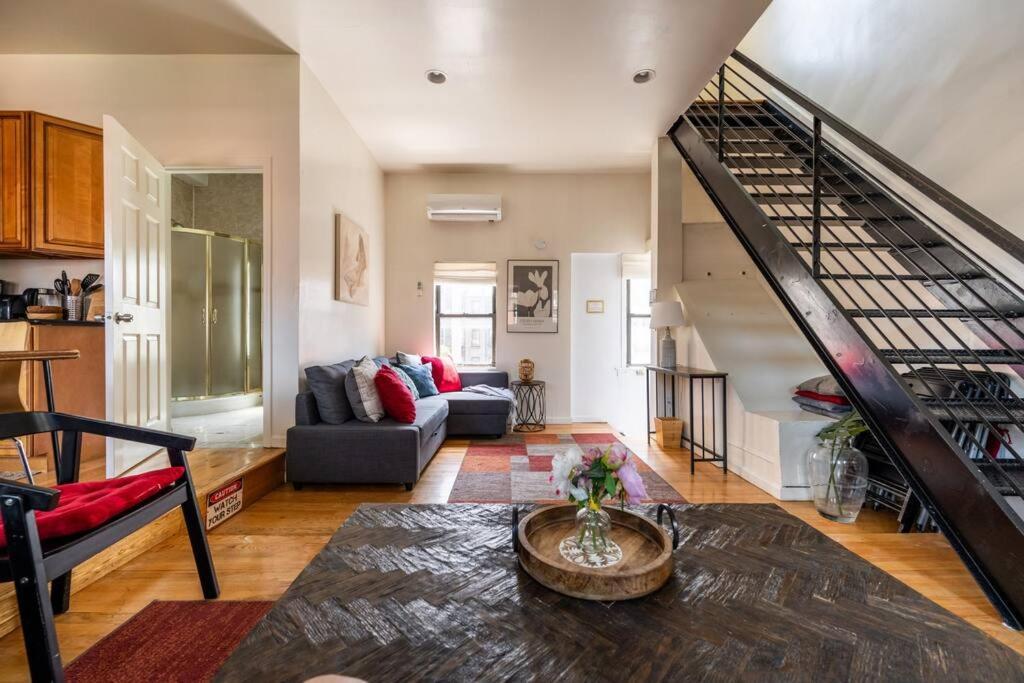 East Village Townhouse นิวยอร์ก ภายนอก รูปภาพ