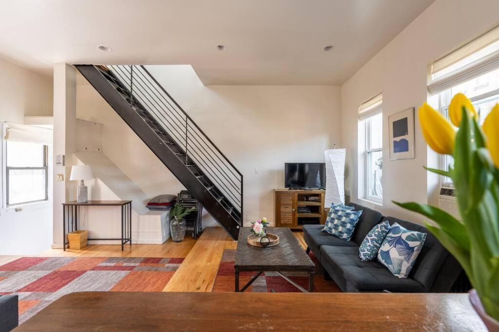 East Village Townhouse นิวยอร์ก ภายนอก รูปภาพ