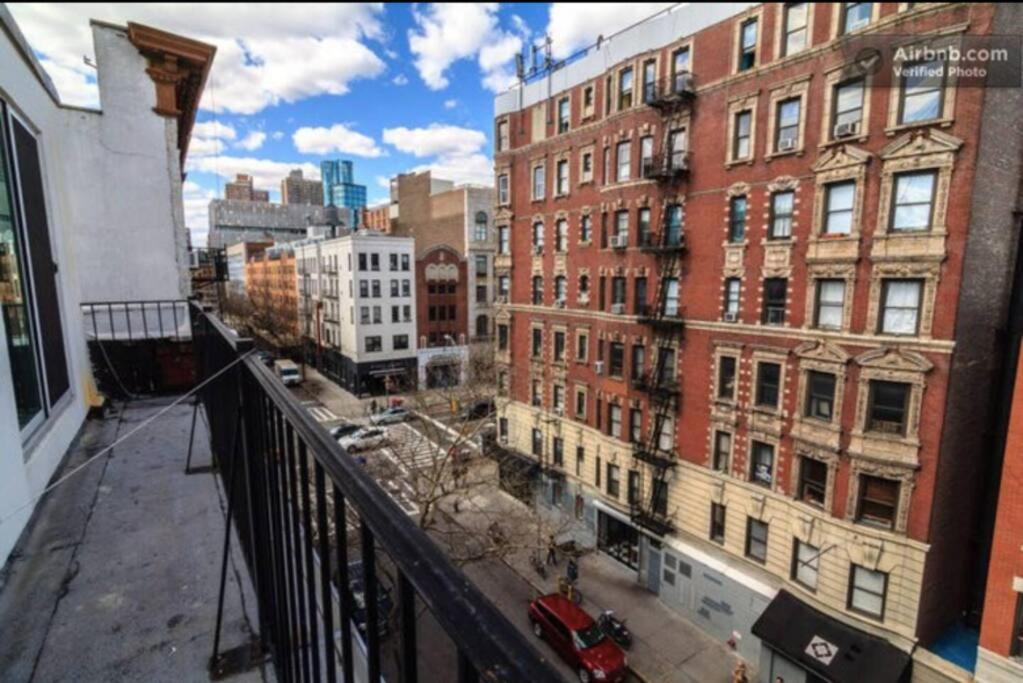 East Village Townhouse นิวยอร์ก ภายนอก รูปภาพ