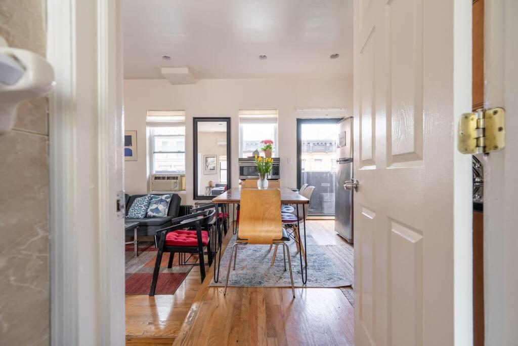 East Village Townhouse นิวยอร์ก ภายนอก รูปภาพ