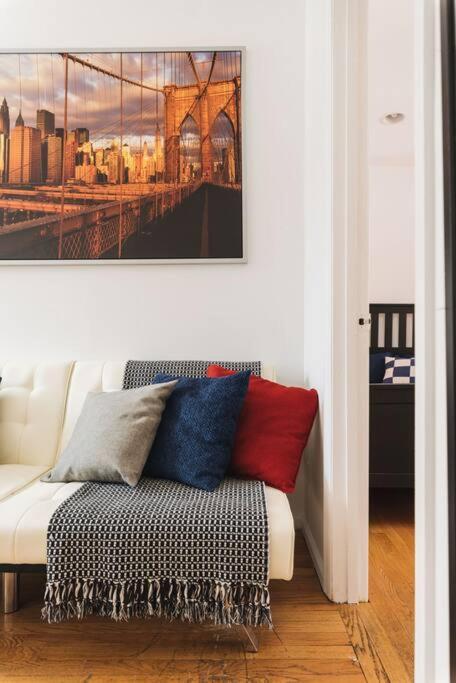 East Village Townhouse นิวยอร์ก ภายนอก รูปภาพ