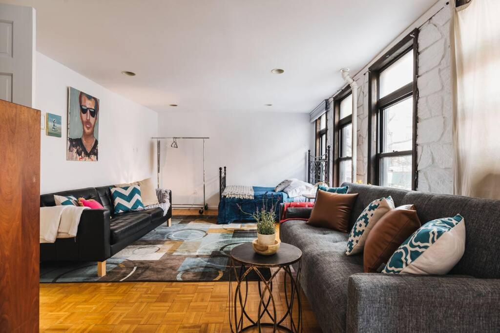 East Village Townhouse นิวยอร์ก ภายนอก รูปภาพ
