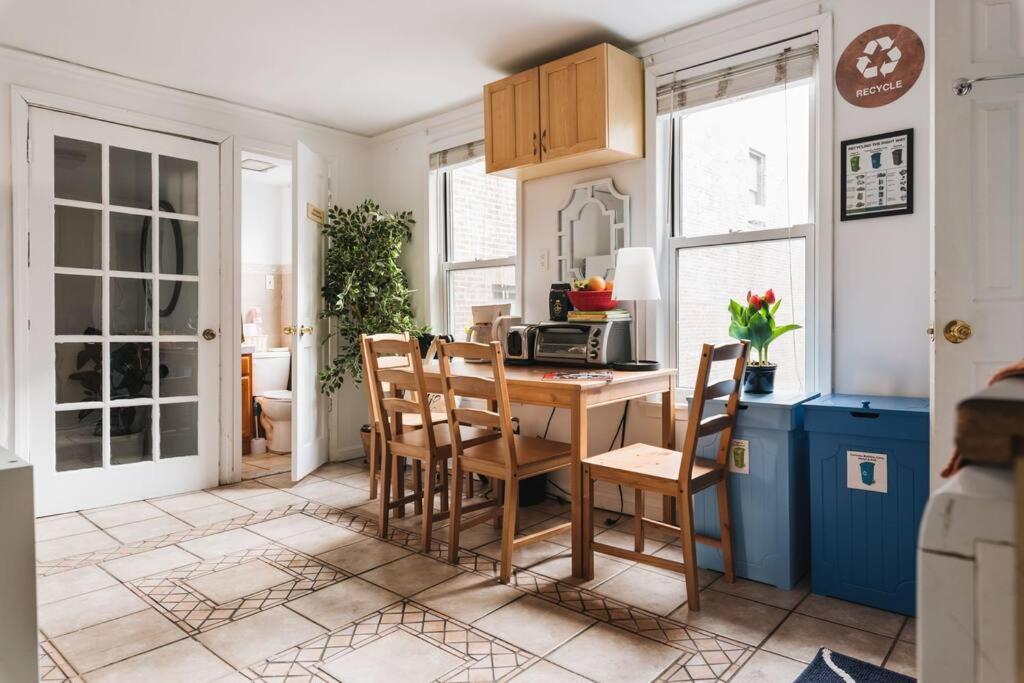 East Village Townhouse นิวยอร์ก ภายนอก รูปภาพ